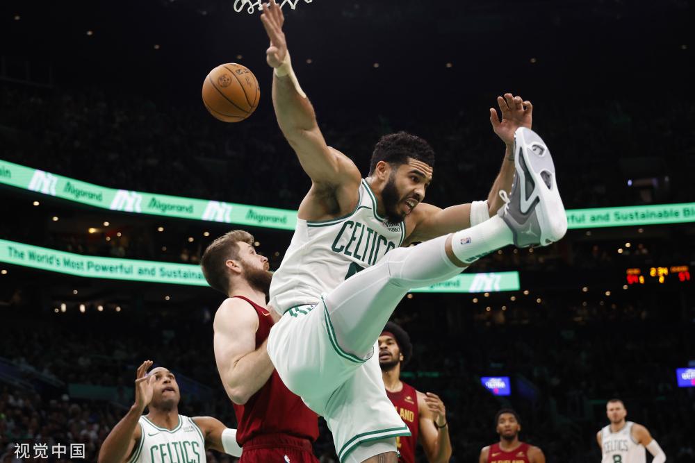 手对场上的 手对场上的